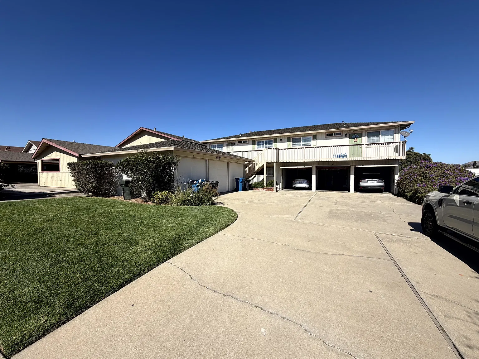 18769 Eisenhower St — Photo 2