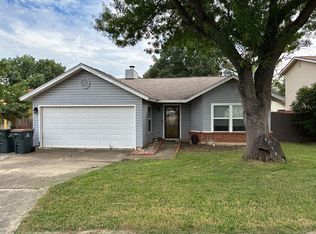 8714 Shallow Ridge Dr, San Antonio, TX 78239