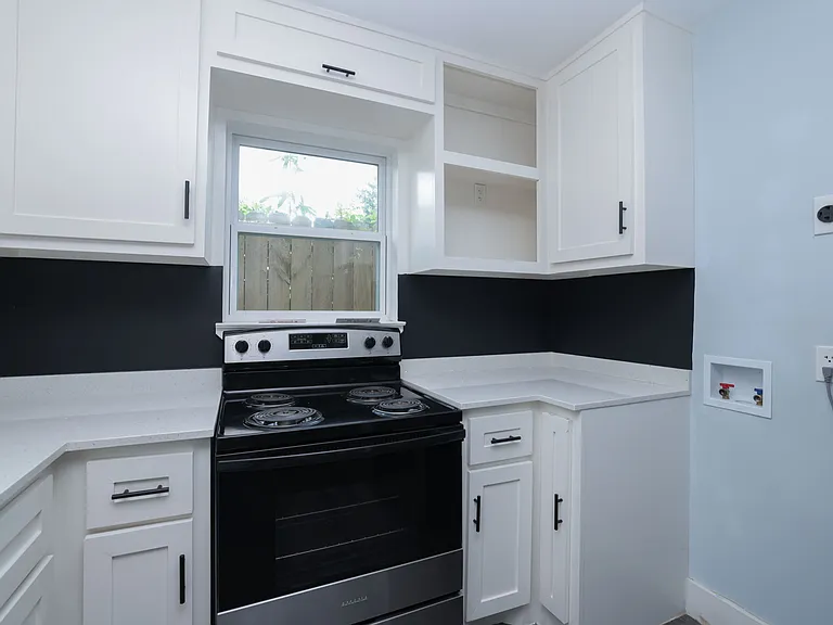 4120 Linn St #E — Photo 9