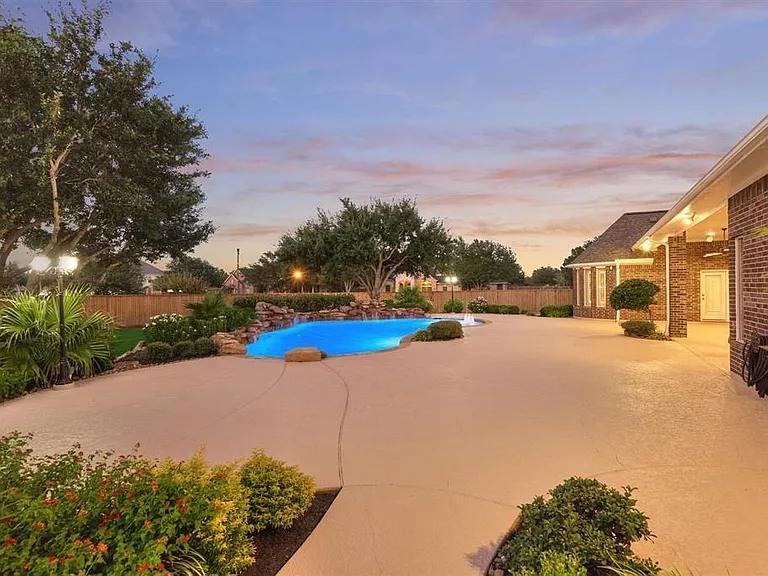 20806 E Cameron Ridge Dr — Photo 40