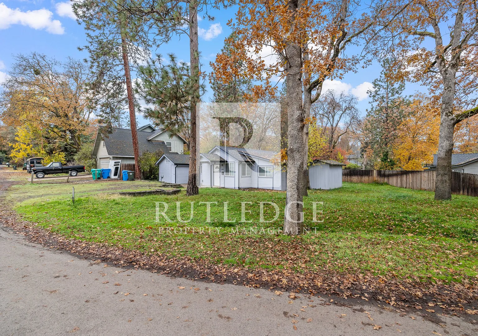 176 Mallory Ln — Photo 2