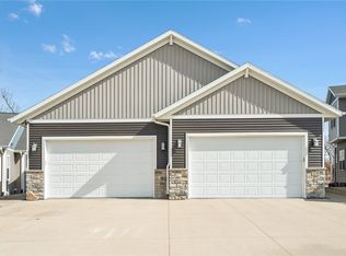2237 Tranquil Ct NW, Cedar Rapids, IA 52405
