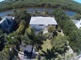 693 Rabbit Rd, Sanibel, FL 33957