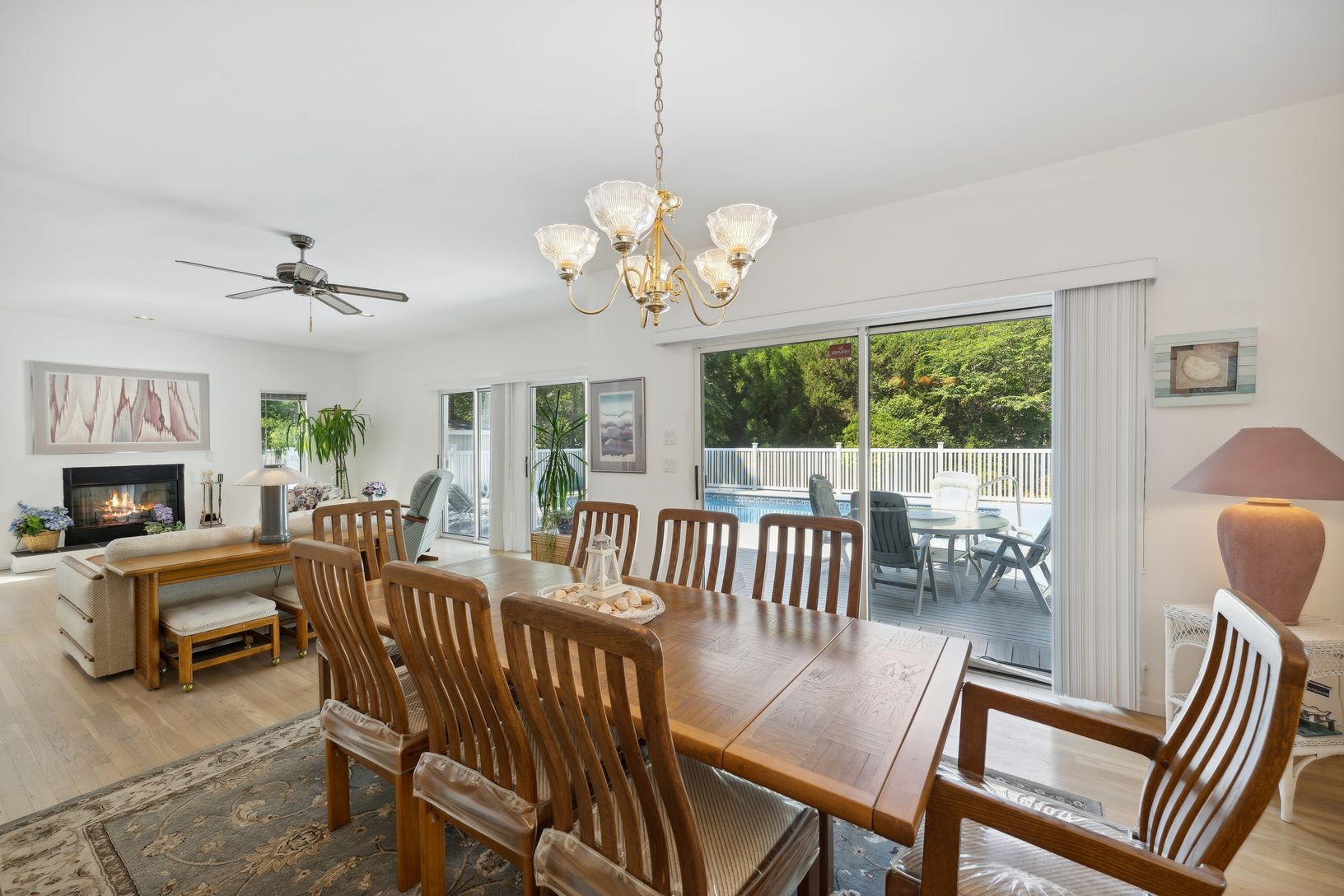  DINING LIVING ROOM 