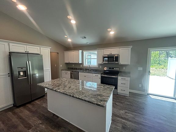 3rd image of 6000 Midvalley Ln NW