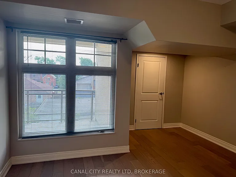 10 Albert St E #303 — Photo 27