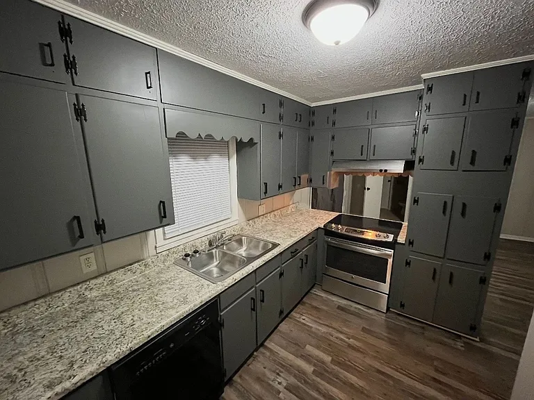 407 Pecan Ave — Photo 8