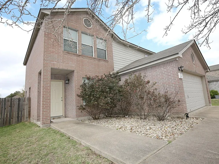 213 Rim Rock Dr — Photo 2