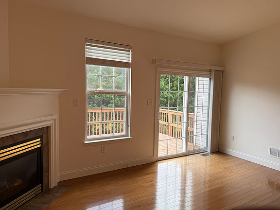 3rd image of 43 Colin Ct