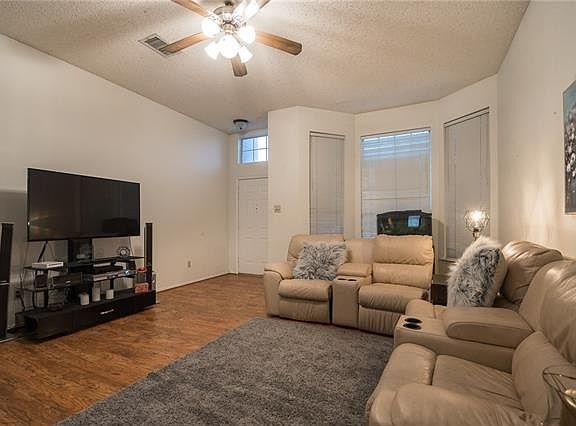 3rd image of 6802 Conestoga Dr
