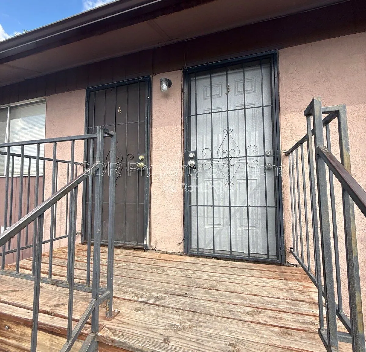 2 bed, 1.0 bath, $820 — Photo 2