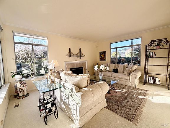 3rd image of 13 Heron Court