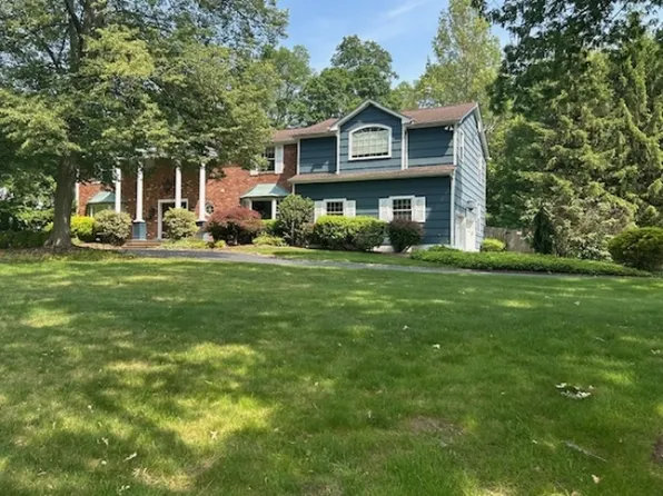 27 Coventry Rd, Livingston Twp., NJ 07039