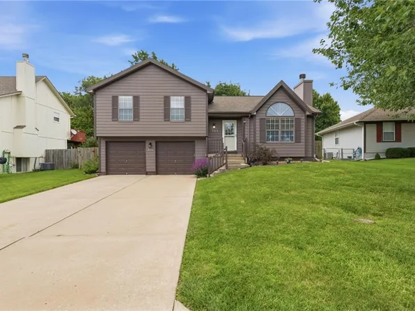 205 Apple Valley Pkwy, Belton, MO 64012