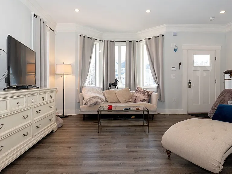 13-18 Hennery Way — Photo 39