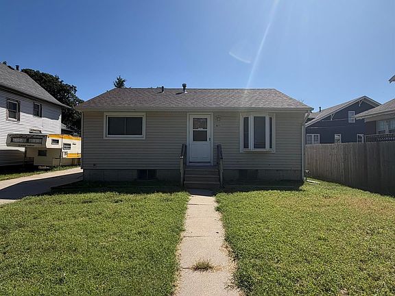 3rd image of 4815 Judson St