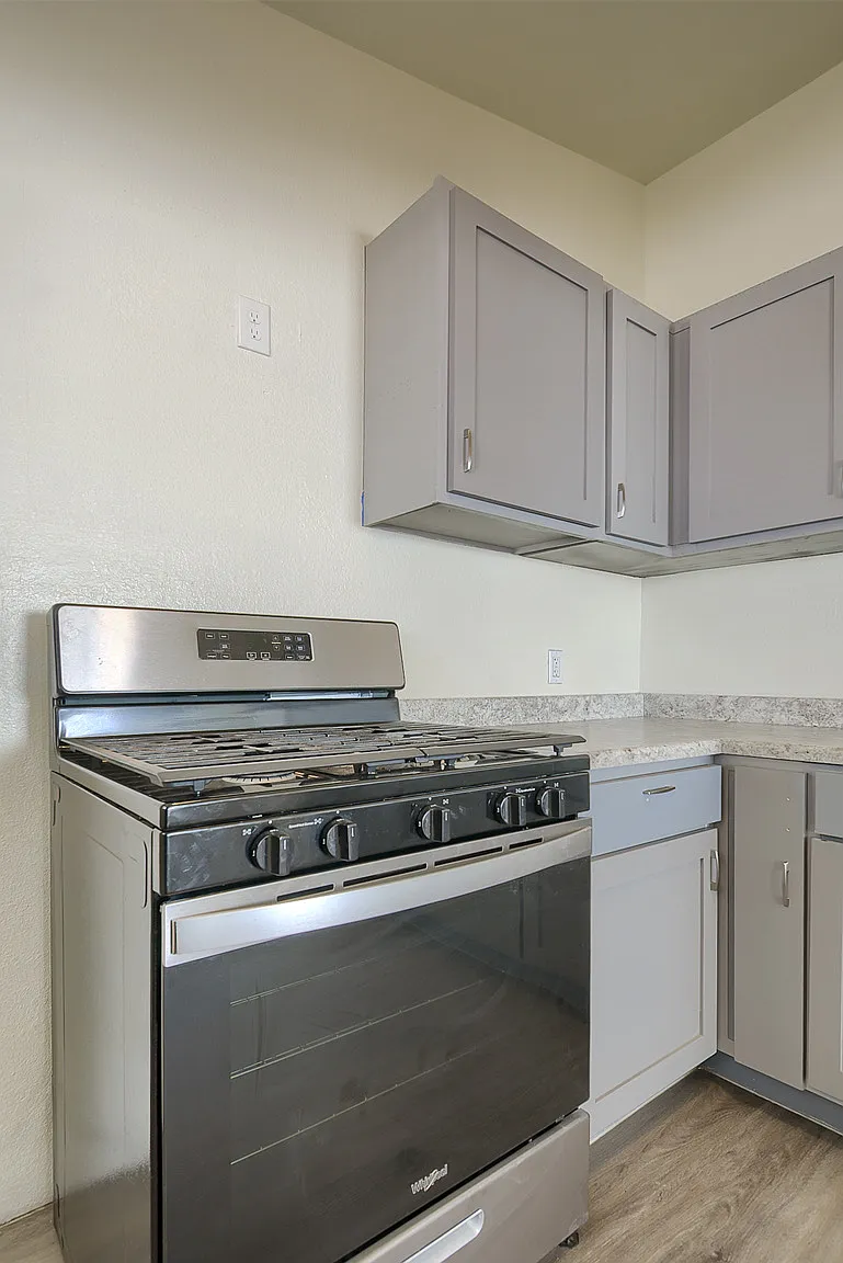 2 bed, 850 sqft, $1,100 — Photo 1