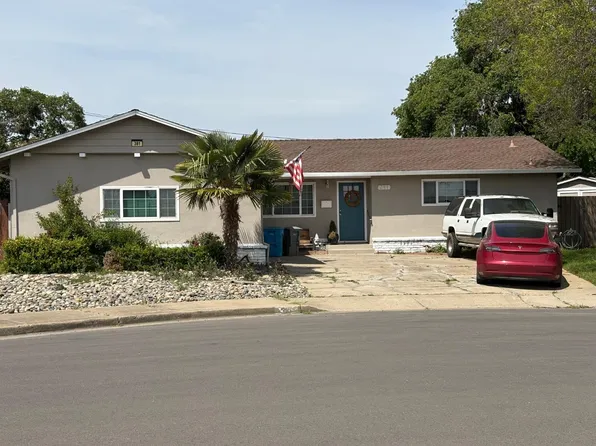 381 Sherwood Dr, Gilroy, CA 95020
