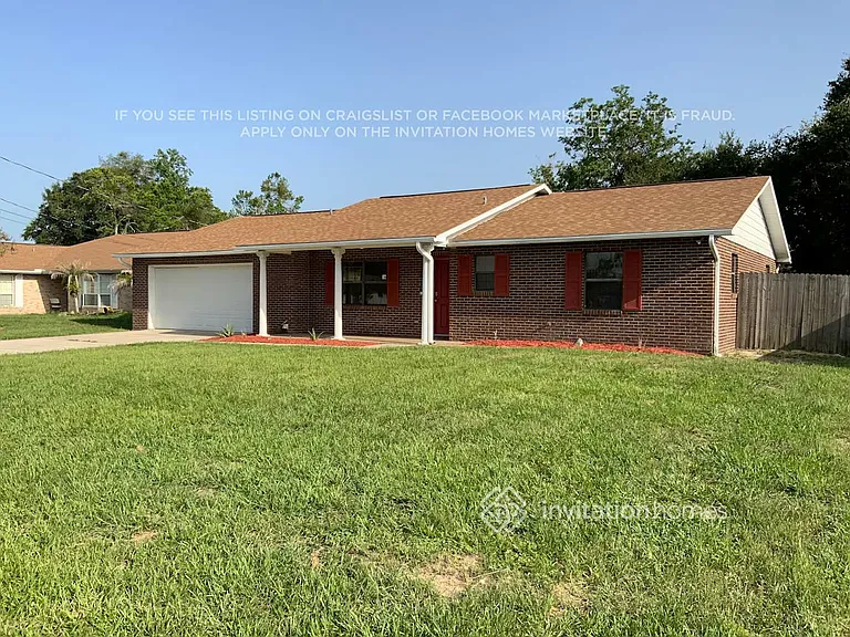 885 Rayston St — Photo 3