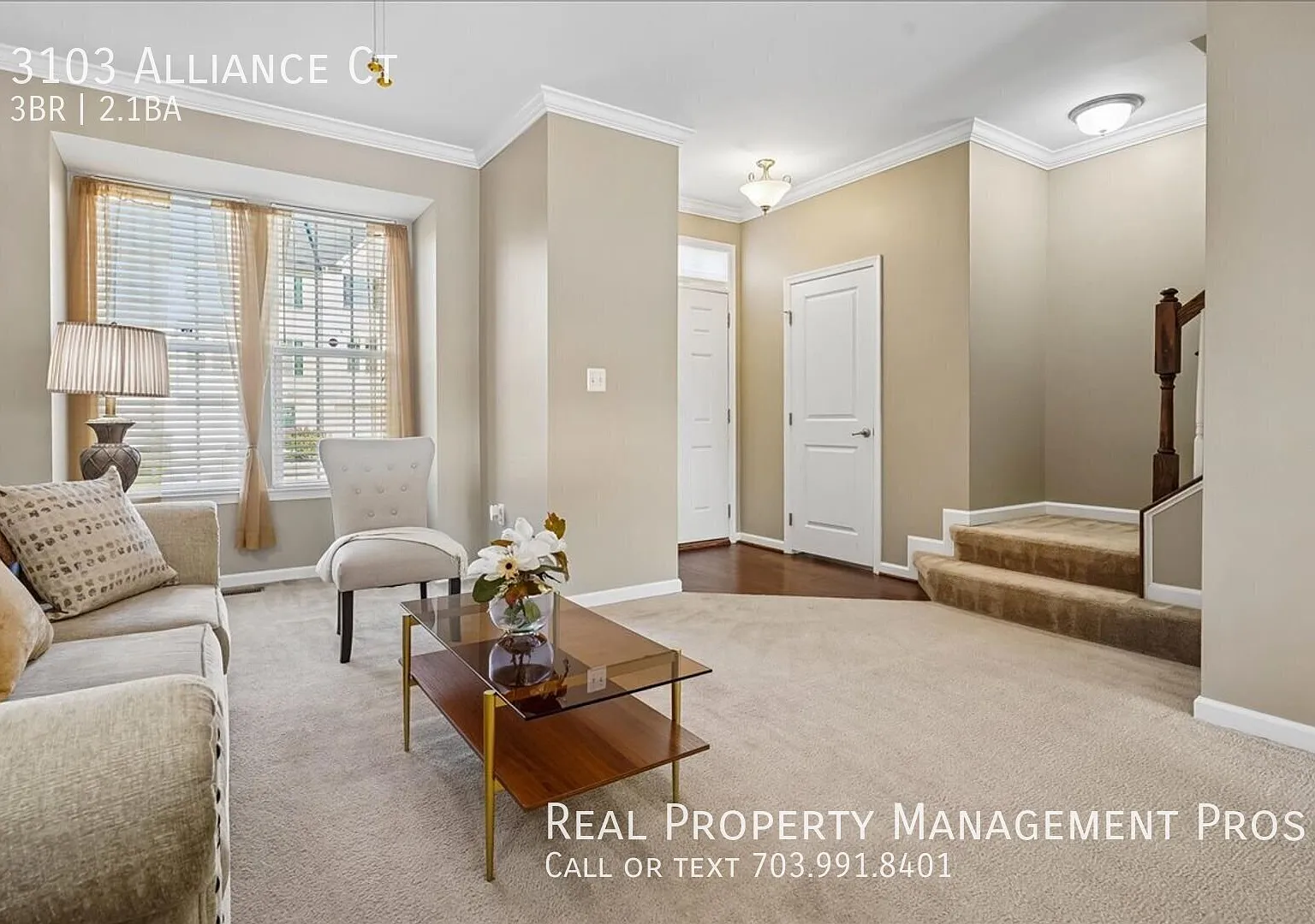3 Bed Townhome w/ Fenced backyard near I-95! — Photo 2