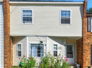 1027 Bryce Ln, Virginia Beach, VA 23464