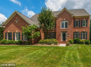 1099 Safa St, Herndon, VA 20170