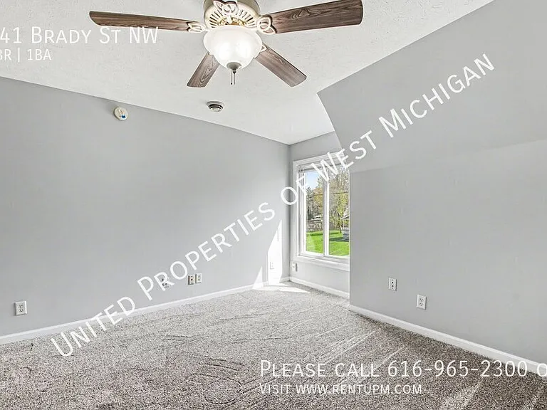 341 Brady St NW — Photo 6