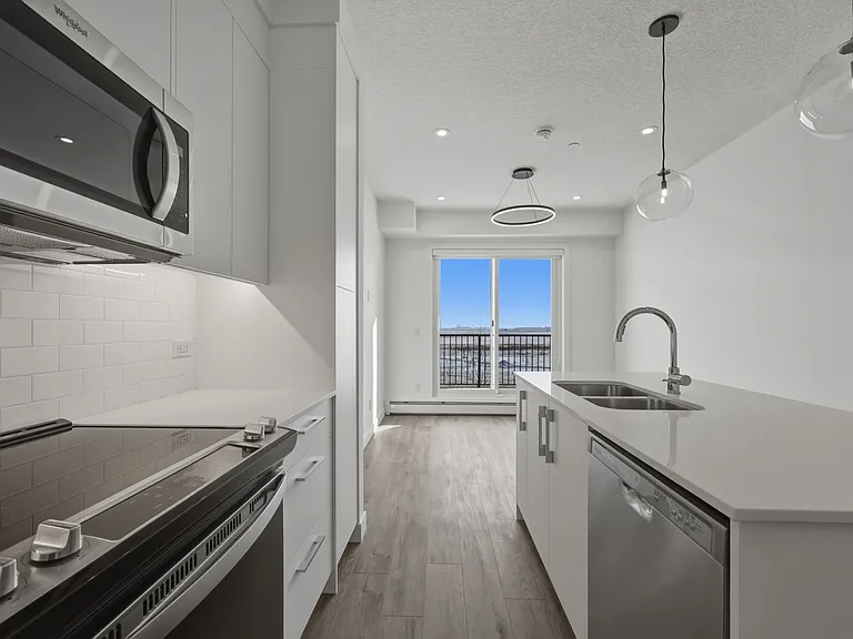 63 Corner Glen Cres NE #2520 — Photo 3