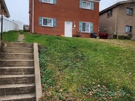 4461 Highridge St, Pittsburgh, PA