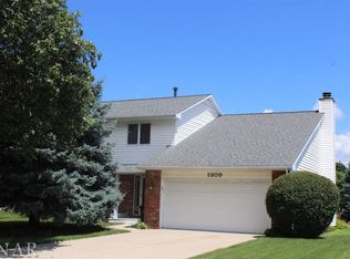 1309 Dianne Dr, Bloomington, IL 61704