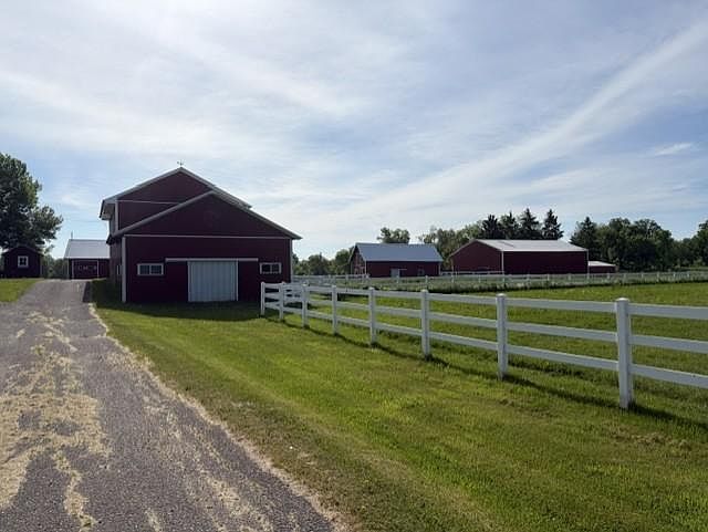 2nd image of 2087 5th St