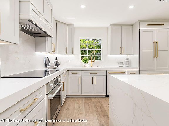 5th image of 2912 S Olive Ave