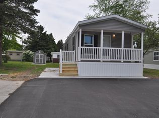 6 S Hiawatha Cir, Sheboygan, WI 53081