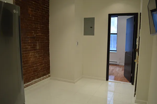 Rented by CoSo Apartments | media 53