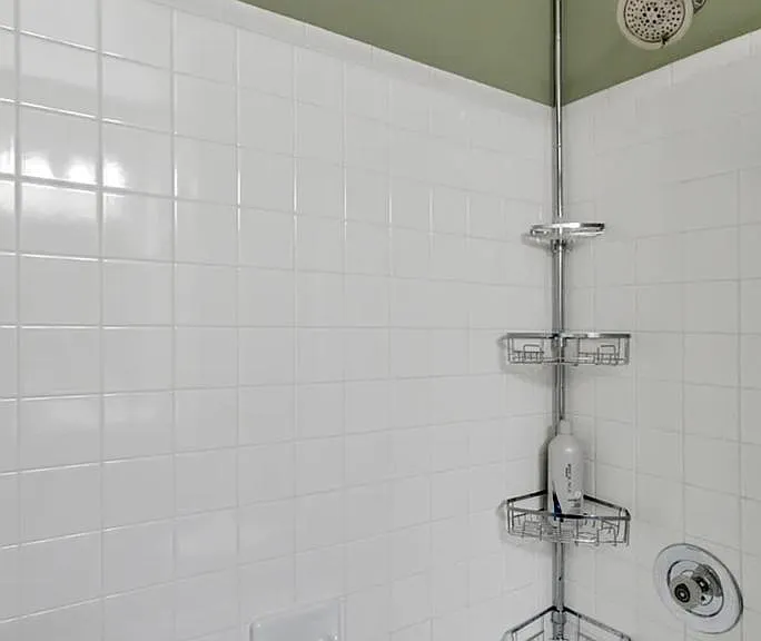 984 Westchester Cir — Photo 16