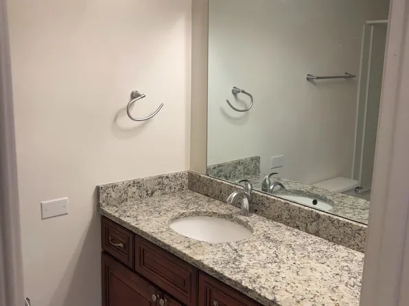 114 Turtle Creek Rd APT 8, Charlottesville, VA 22901