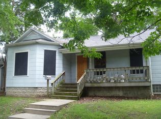 1245 S 3rd Ave, Kankakee, IL 60901