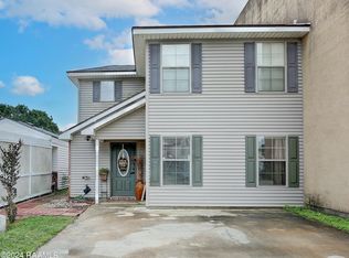 212 Village Square Dr, Broussard, LA 70518