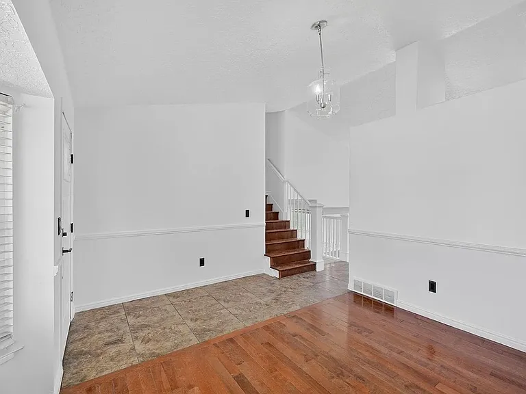 2289 N Sunset Dr W — Photo 10