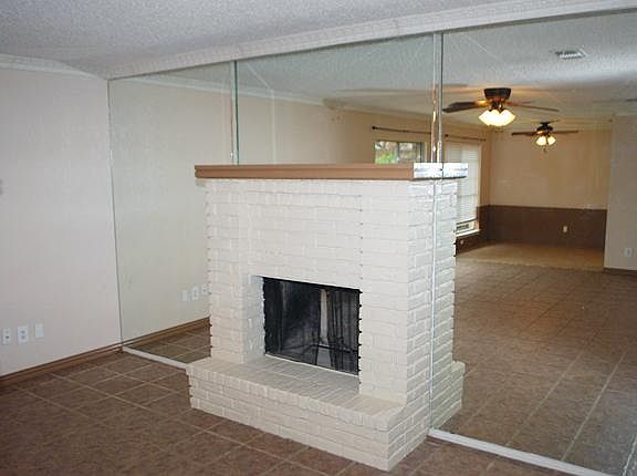 4th image of 7604 Red Oak St