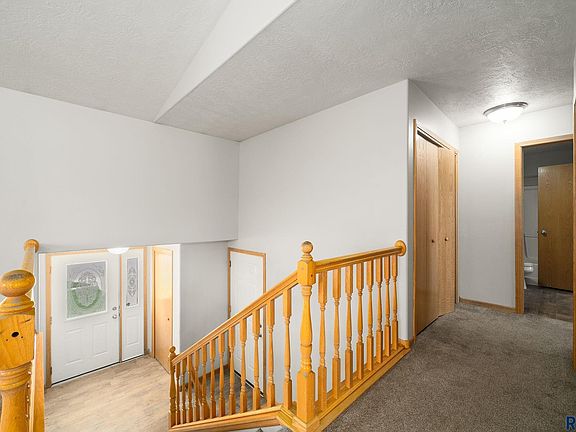 3rd image of 4116 W Newcomb St