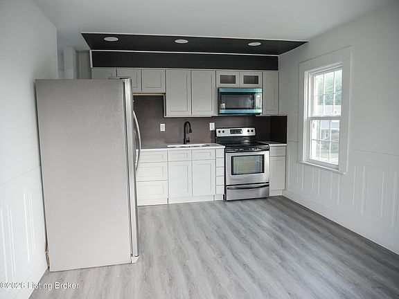 3rd image of 1219 S 43rd St