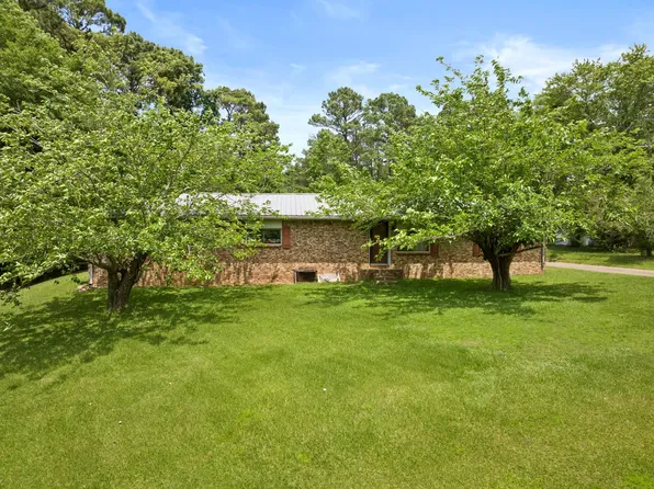 604 N Kasling St, Hughes Springs, TX 75656