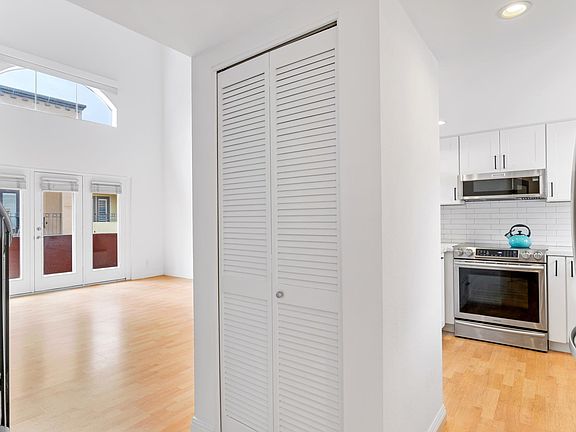 4th image of 1270 Cleveland Ave #323