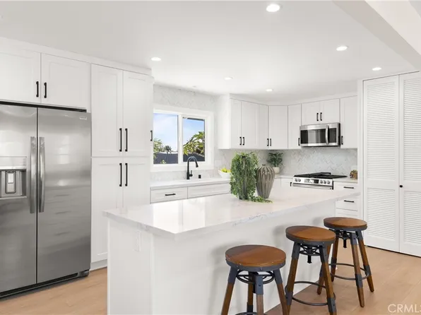 5392 Hendricksen Dr, Huntington Beach, CA 92649