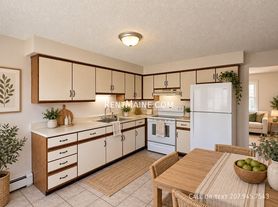 2 Hartley St, Lewiston, ME