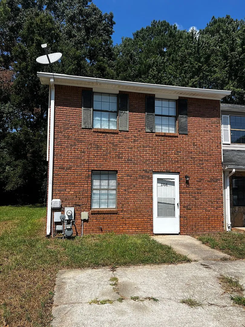 2 Bedroom Townhome in Austell — Photo 1