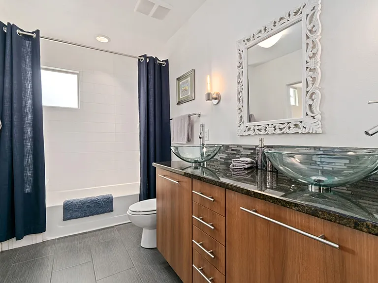 803 Blondel St #101 — Photo 11