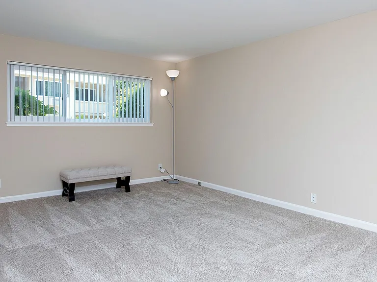 666 S El Monte Ave — Photo 16