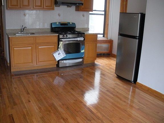 3rd image of 117 Ludlow St #D1